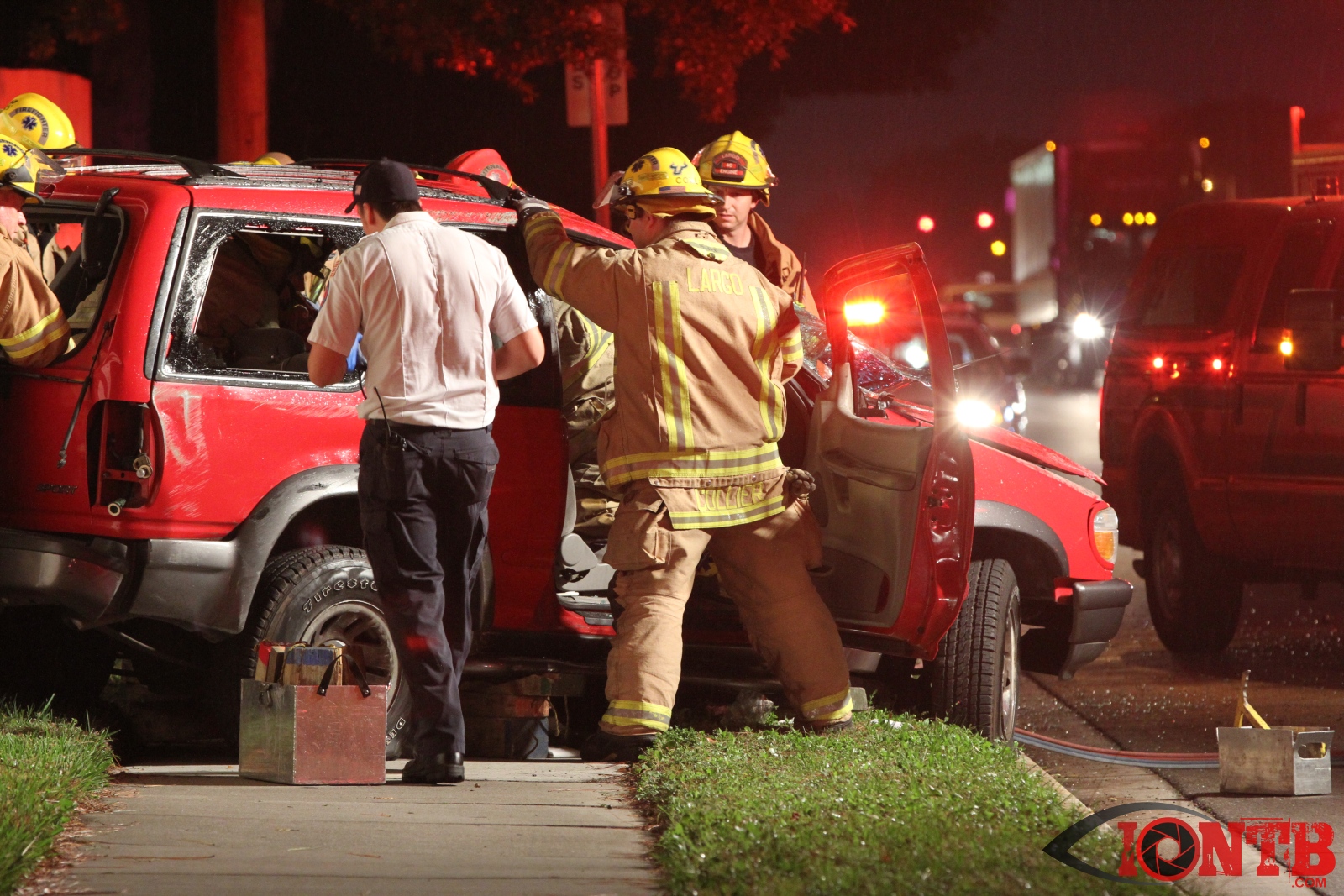 Extrication crash on Belcher Road in Largo IONTB