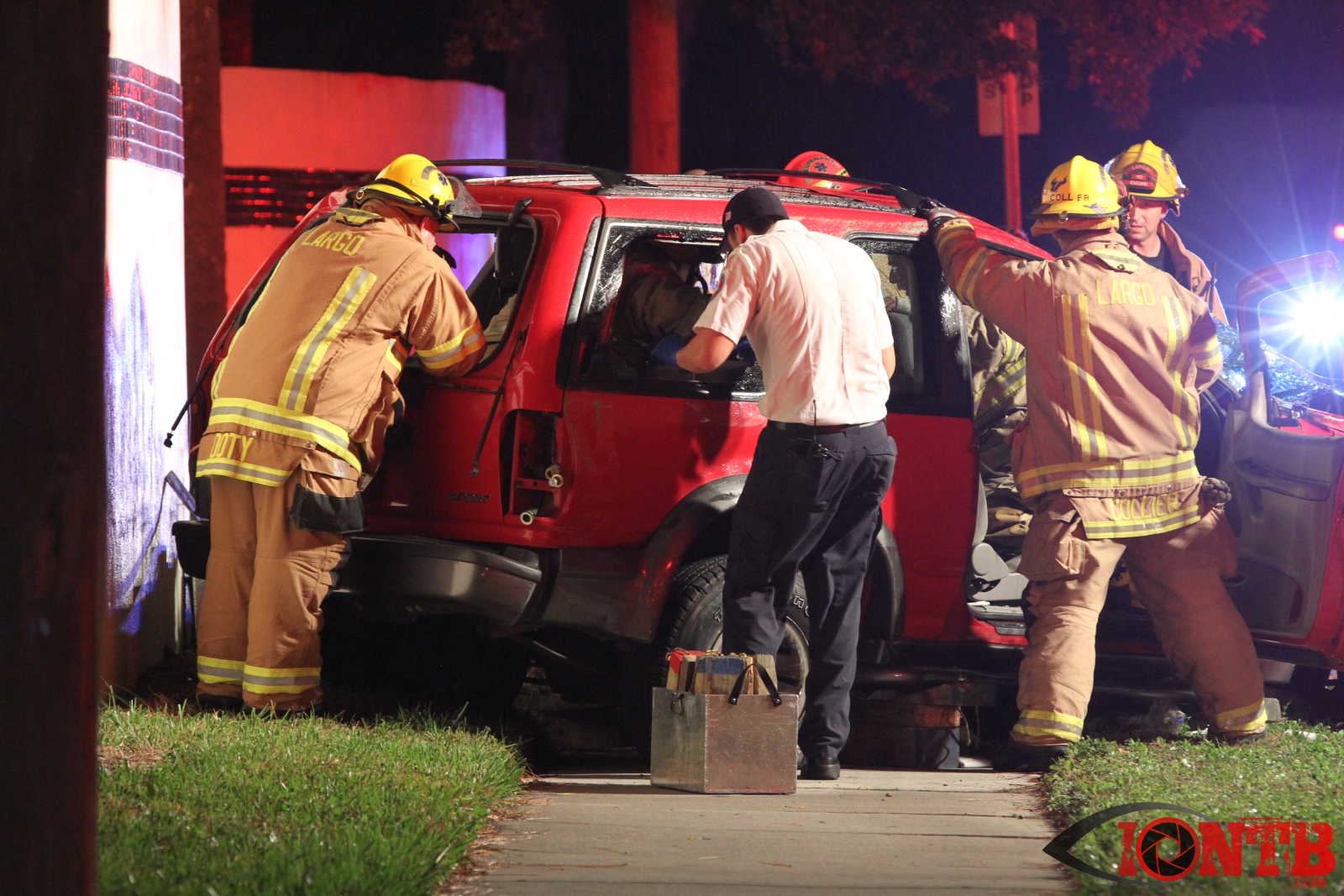 Extrication crash on Belcher Road in Largo IONTB