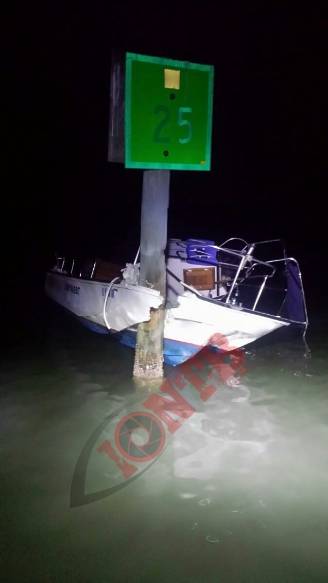 Boat Slams Into Channel Marker Early This Morning in Redington Shores