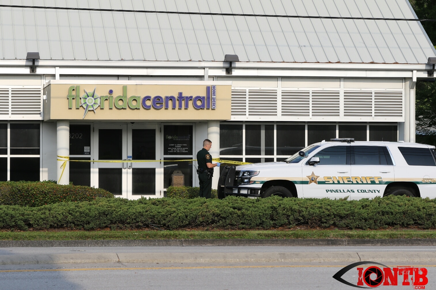 Scene minutes after the robbery at the Floridacentral Credit Union in Seminole