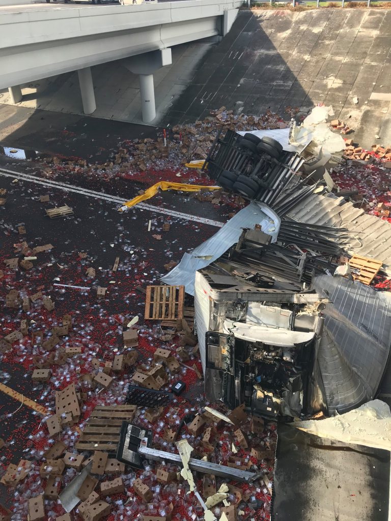 One Dead After Tractor Trailer Transporting Tomatoes Travels Off I-75 in Hillsborough County