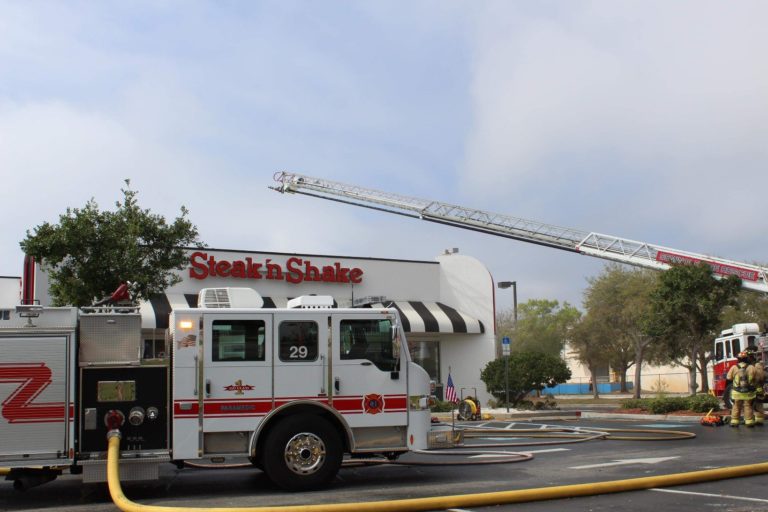 Firefighters Battle Fire At The Steak ‘n Shake on Park Street
