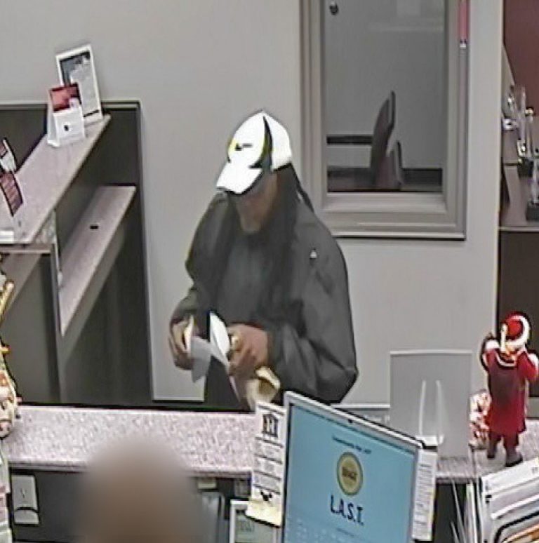 St. Petersburg Police investigating robbery at BB&T Bank