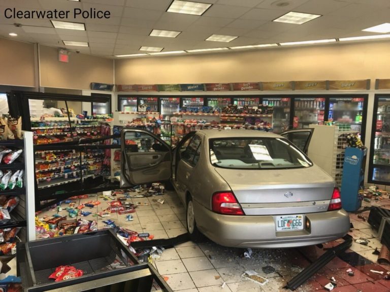 Car crashes into Speedway convenience store in Clearwater