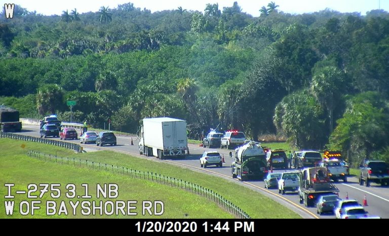 Dump truck overturns on I-275 in Manatee County killing driver