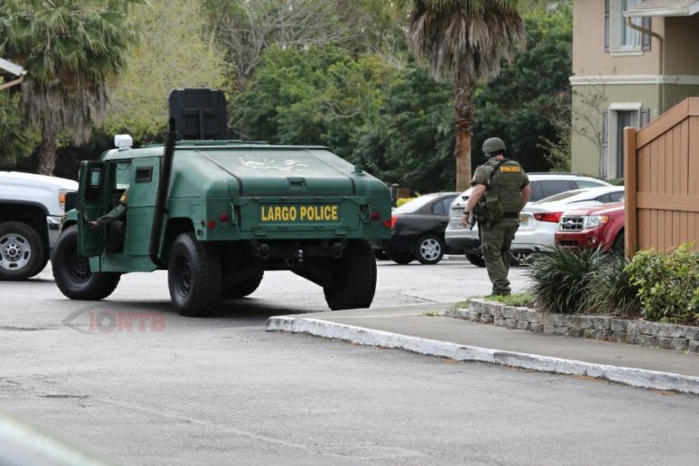 Tactical team from Largo Police apprehends man with felony warrant at apartment complex