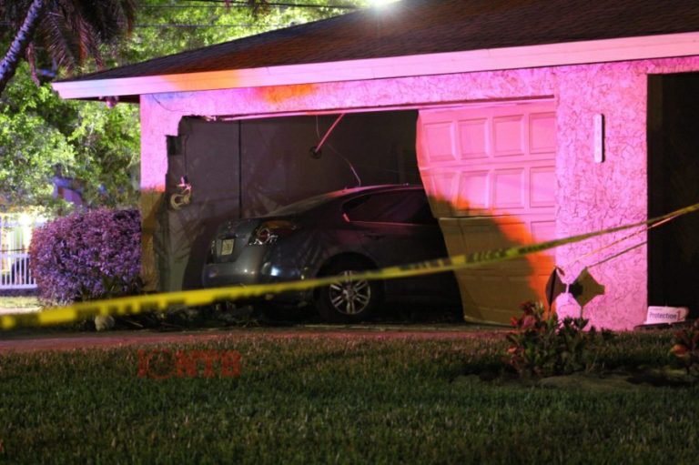 St. Petersburg Police conducting shooting investigation after car strikes a home