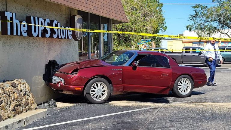 Car crashes into Pinellas Park UPS store