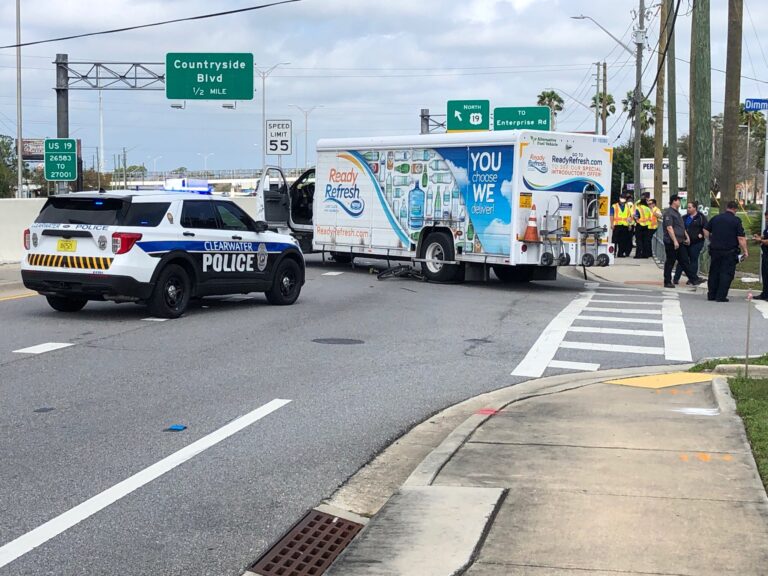 Bicyclist seriously injured in Clearwater crash