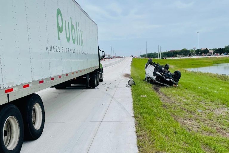 Troopers investigate fatal rollover crash on I-75 frontage road at SR-60