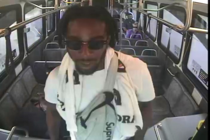 Pinellas Park officers looking for passenger that punched PSTA bus driver