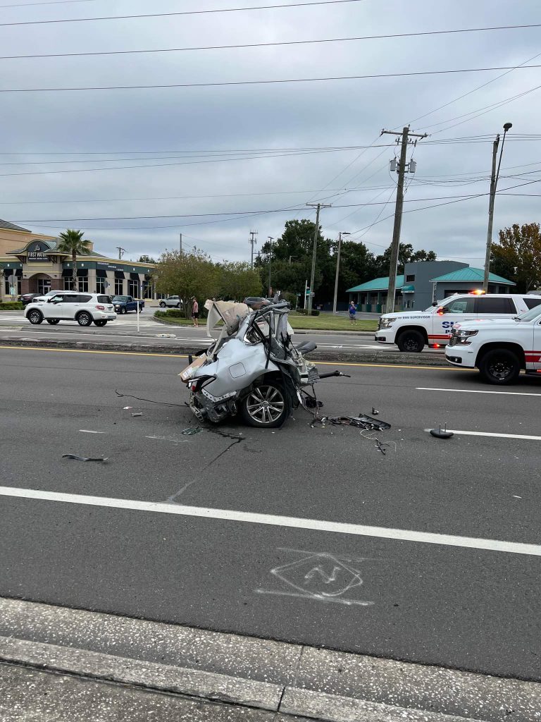 Woman With Life-threatening Injuries After Single Vehicle Crash On Tampa Road In Oldsmar - Iontb