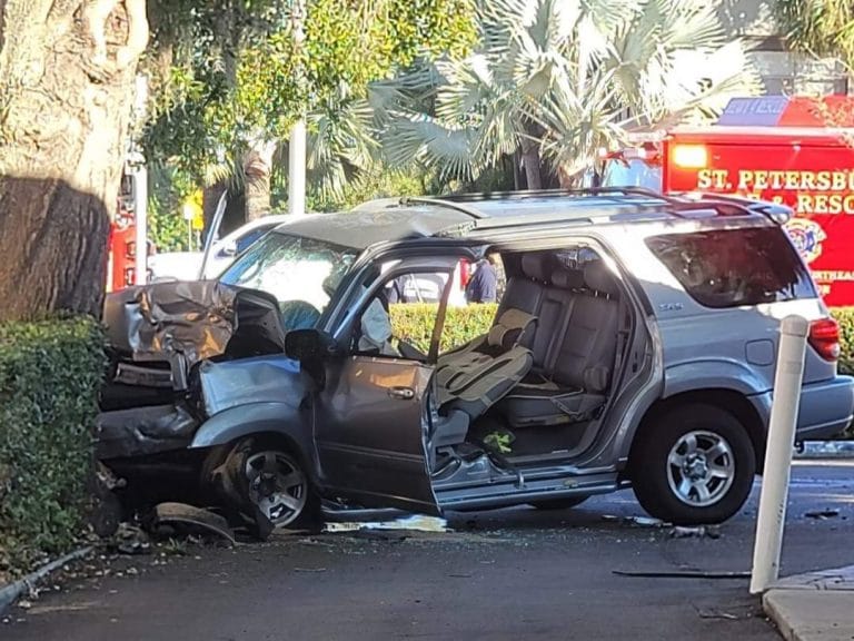 Two critically injured in St. Petersburg crash