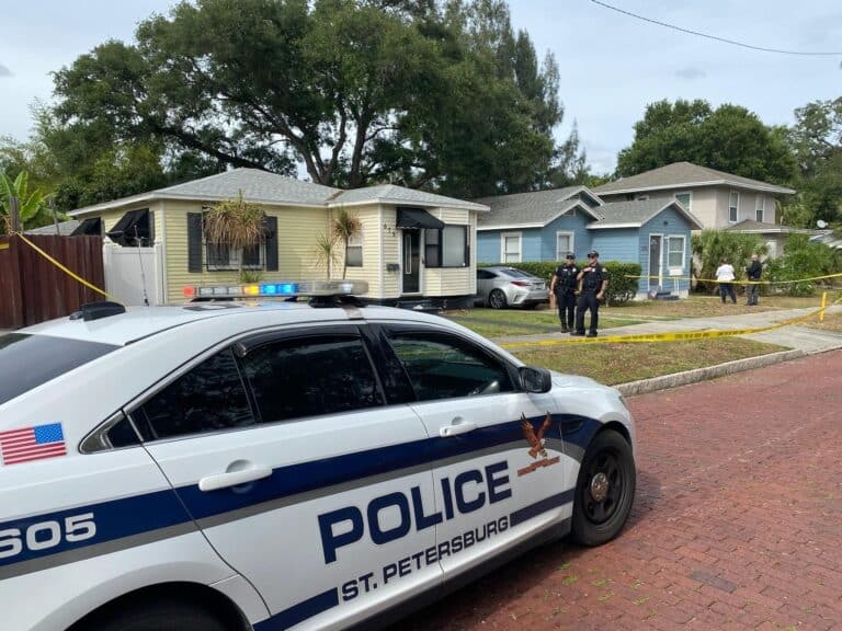 Woman charged with 2nd-degree murder after sister found dead in St. Petersburg home