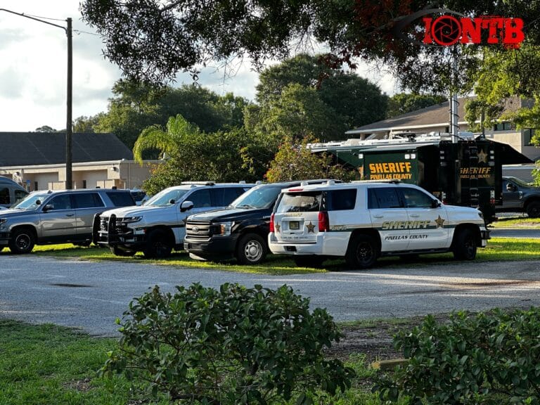 Domestic shooting leaves woman injured and suspect dead in an incident in Unincorporated Seminole