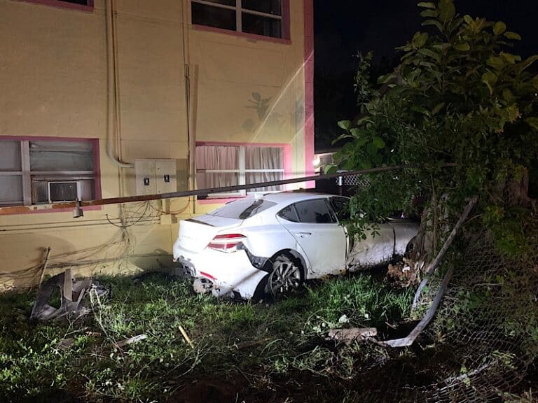 Crash into St. Petersburg apartment complex: Driver Arrested on Multiple Charges