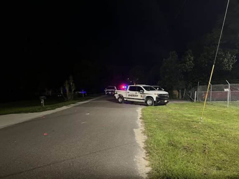 Auto theft suspect shot by Hillsborough Deputies and Dade City police officer after holding person hostage