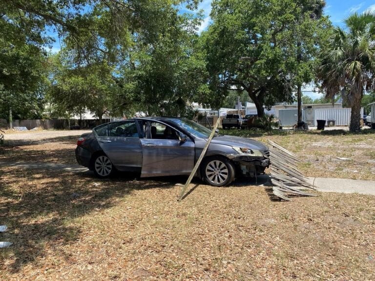 Officer forces a vehicle traveling the wrong way off the road to prevent a crash in St. Petersburg