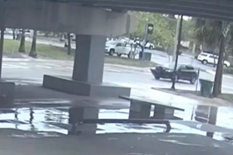 Road rage about a turn signal ends with crash, shooting in Bradenton
